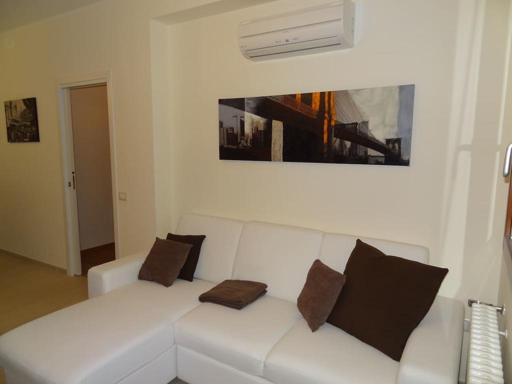 Appartamento Elegante Nuovissimo Quartu SantʼElena Exterior foto