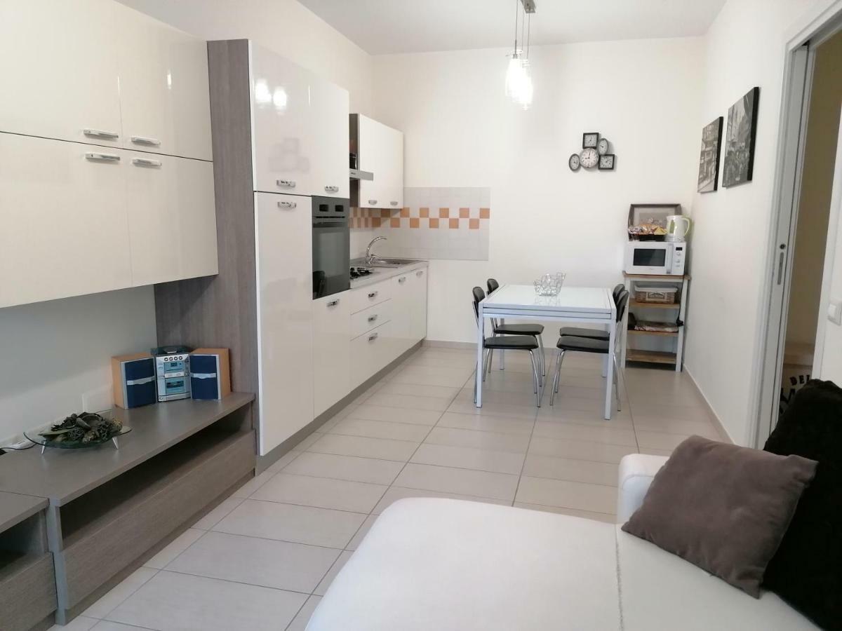 Appartamento Elegante Nuovissimo Quartu SantʼElena Exterior foto