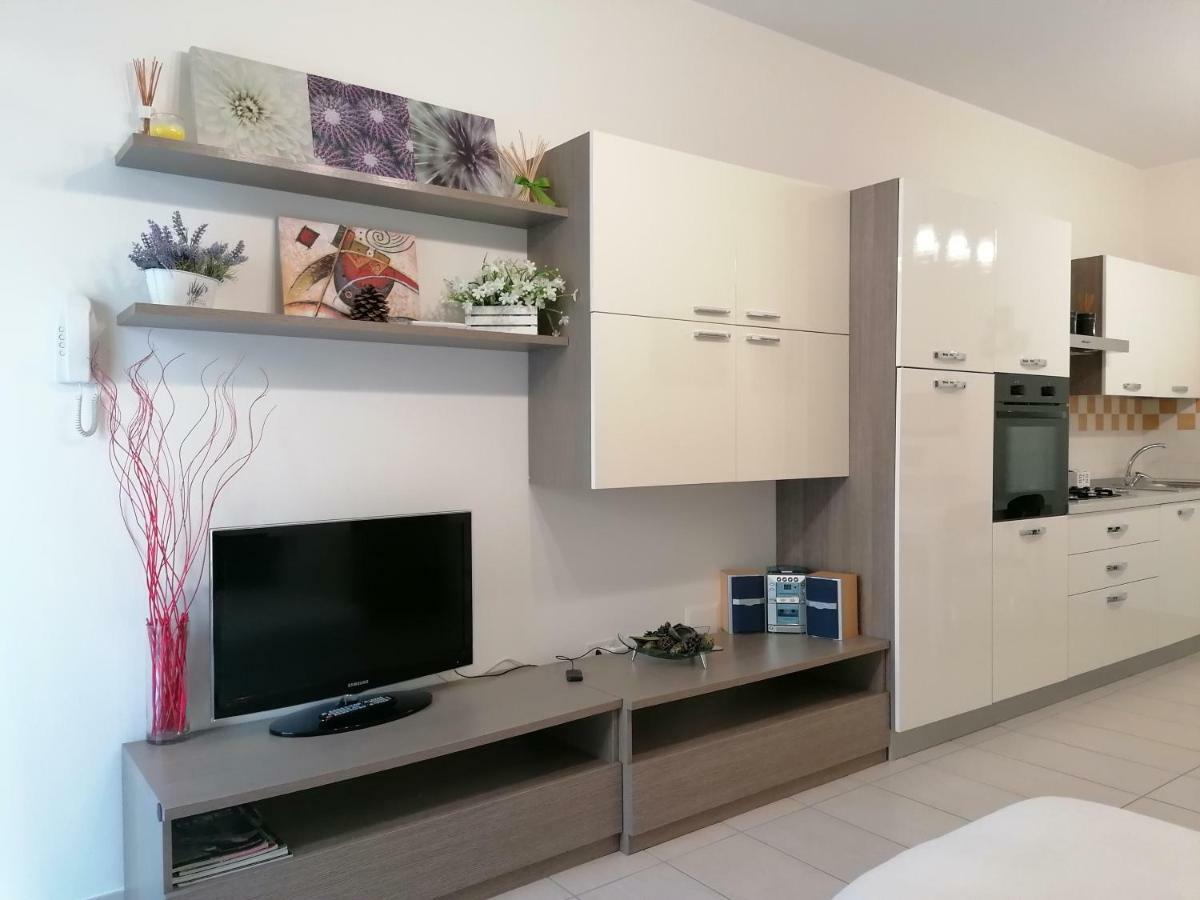 Appartamento Elegante Nuovissimo Quartu SantʼElena Exterior foto